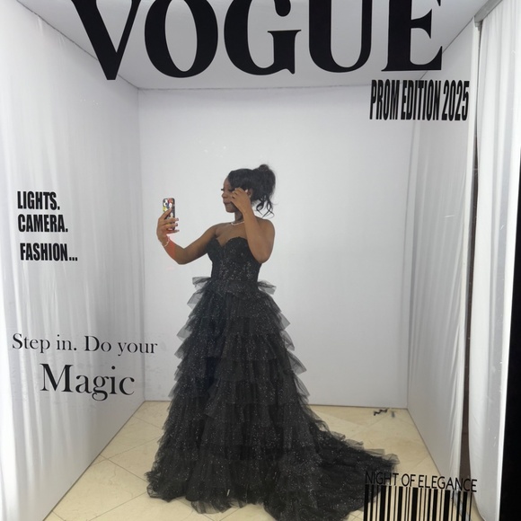 Black ball gown - Picture 2 of 3